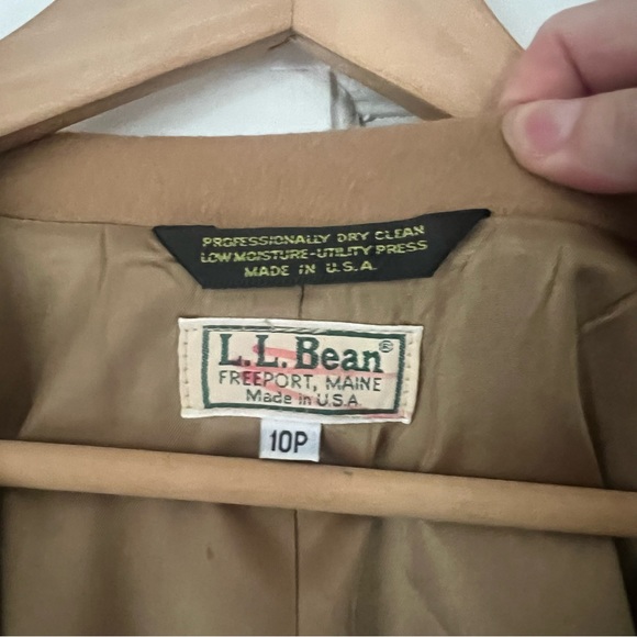 LL BEAN Vintage Camel Wool Blazer in Size 10P - Picture 6 of 7